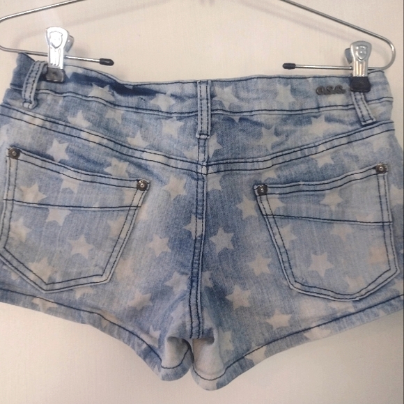 O.S.C Denim Cotton Blend Stretch Shorts - Picture 2 of 6